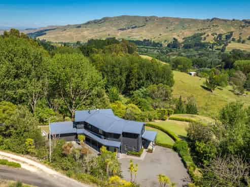 35 Raratu Road, Kahuranaki