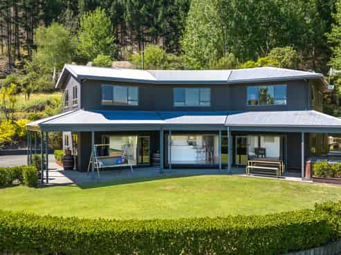 35 Raratu Road, Kahuranaki