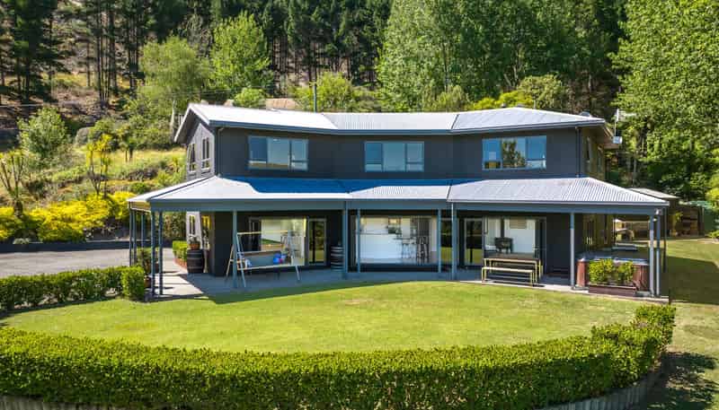 35 Raratu Road, Kahuranaki