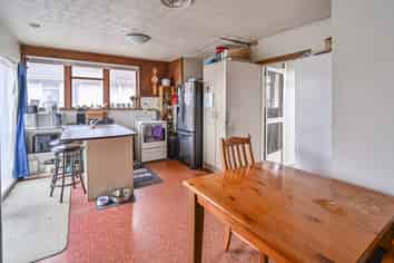 1004 Bledisloe Street, Raureka