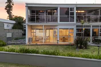 A/5 The Esplanade, Eastern Beach