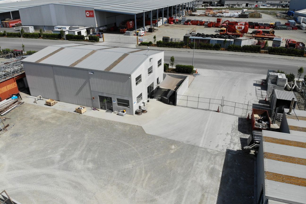 Office, warehouse and large yard - View 6