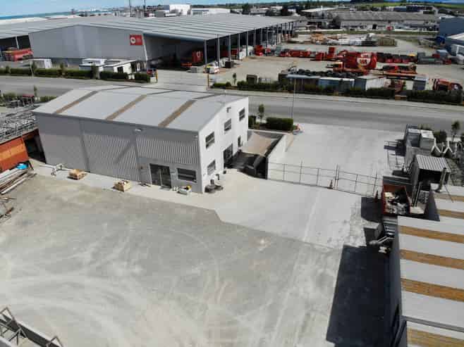 Office, warehouse and large yard