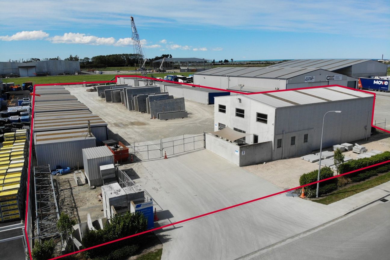 Office, warehouse and large yard