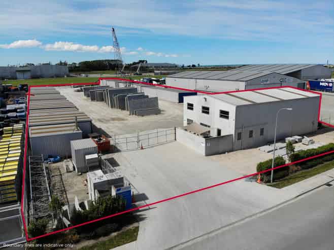 Office, warehouse and large yard