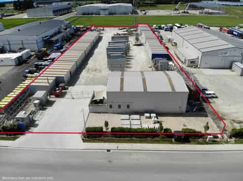 Office, warehouse and large yard