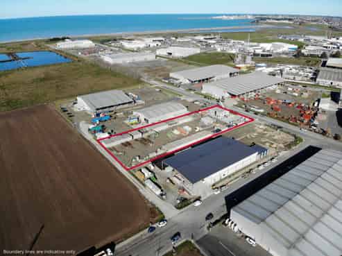 Office, warehouse and large yard