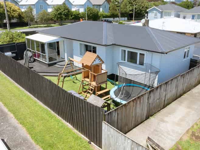 1/76 Grove Road, Papakura