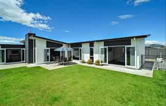 5 Watt Court, Mahora