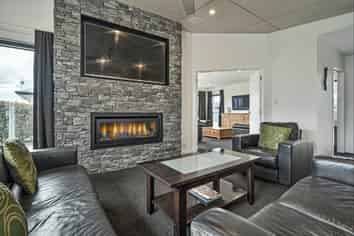 5 Watt Court, Mahora