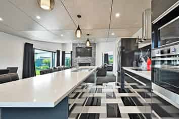 5 Watt Court, Mahora