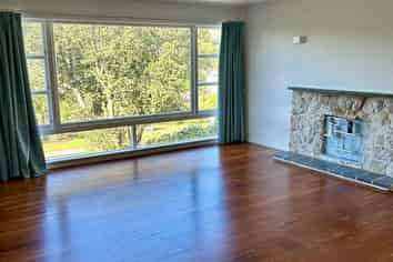 105 Churchill Drive, Crofton Downs