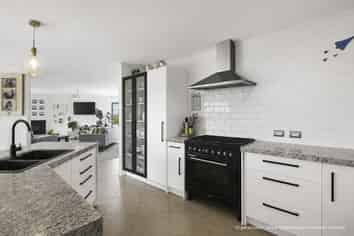 287 Lincoln Road, Inglewood