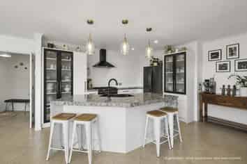 287 Lincoln Road, Inglewood