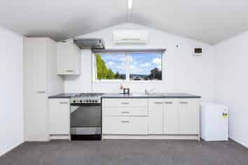 18a Flux Road, Mangaroa