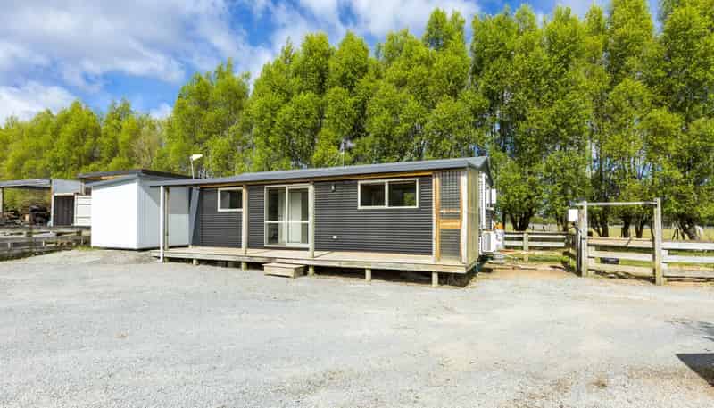 18a Flux Road, Mangaroa