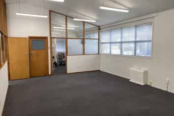 A Smart Space to Meet, Consult & Work