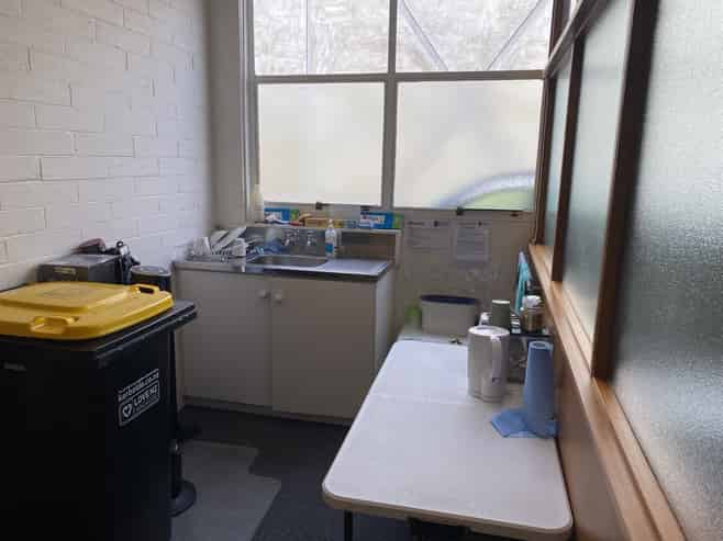 A Smart Space to Meet, Consult & Work