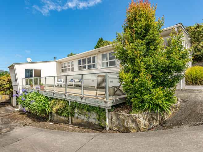 11 Hillside Terrace, Saint Johns Hill
