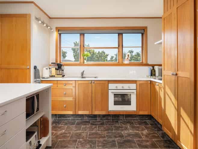 42A Dillons Point Road, Islington