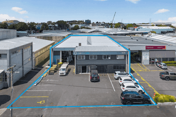 Immaculate 1,160m² Penrose Freehold