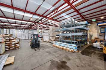 Immaculate 1,160m² Penrose Freehold