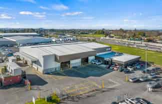 Functional Warehouse w Yard