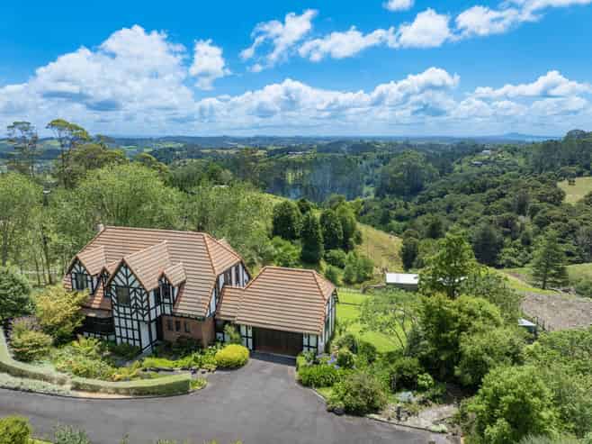 180 Ara-kotinga, Whitford