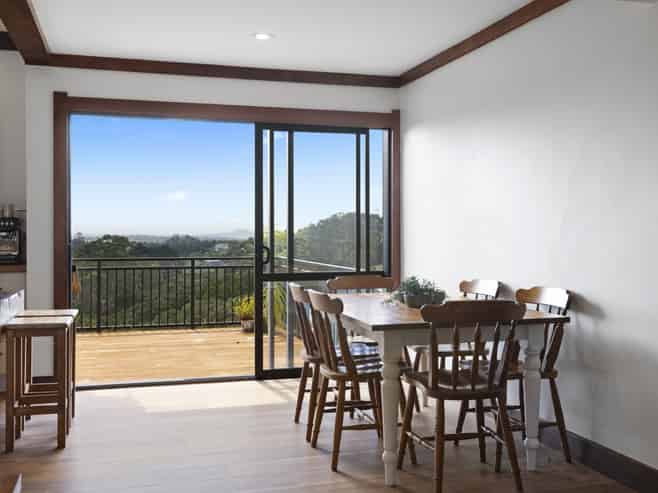 180 Ara-kotinga, Whitford