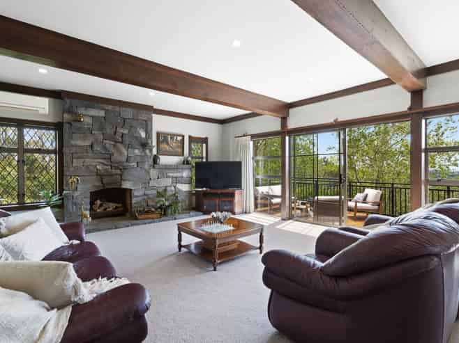 180 Ara-kotinga, Whitford