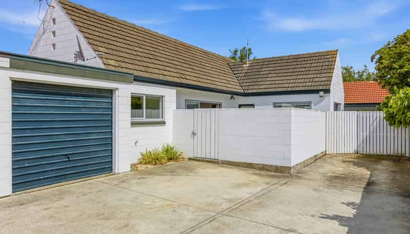 2/239 New Brighton Road, Burwood