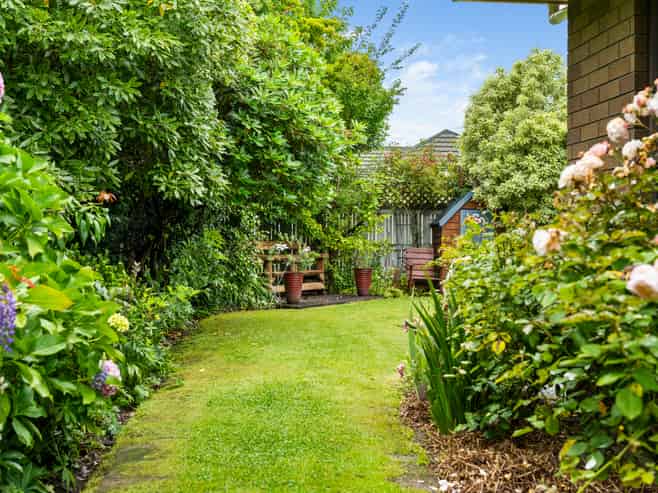 16 Springswood Grove, Springlands