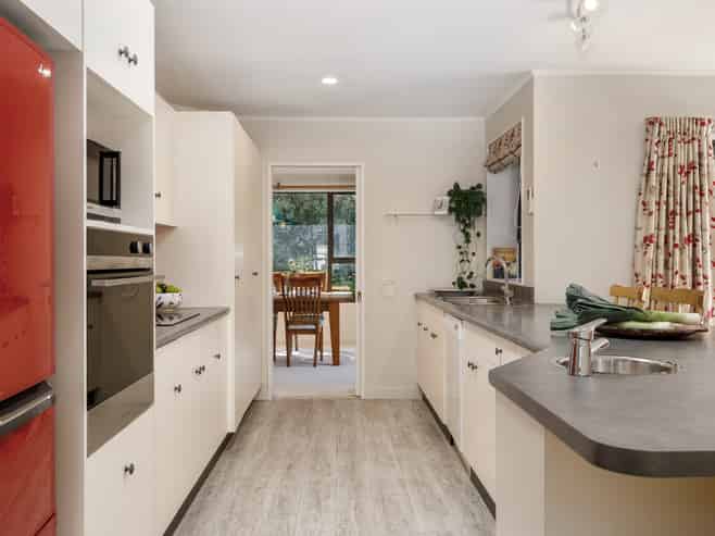 16 Springswood Grove, Springlands