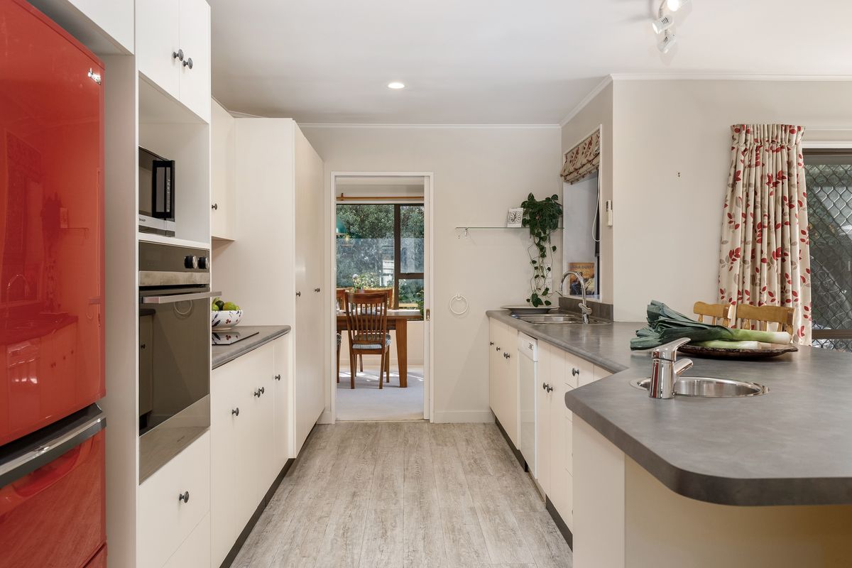 All Offers Invited - Prime Springlands Location - Widok 2