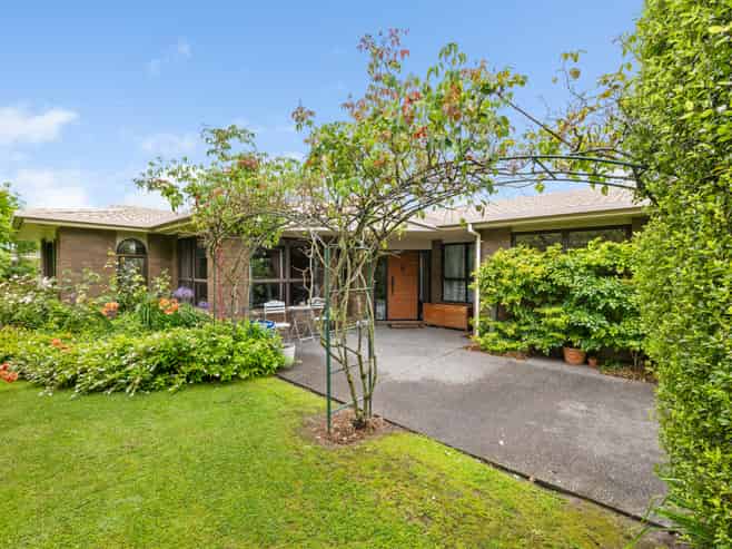 16 Springswood Grove, Springlands