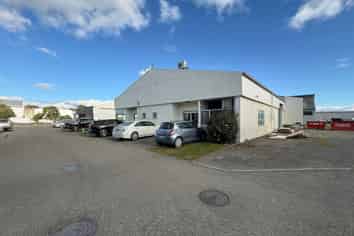 371sqm Industrial Warehouse For Lease