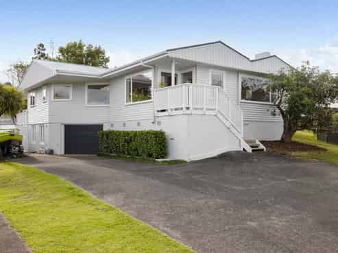 19 Marina Road, Torbay