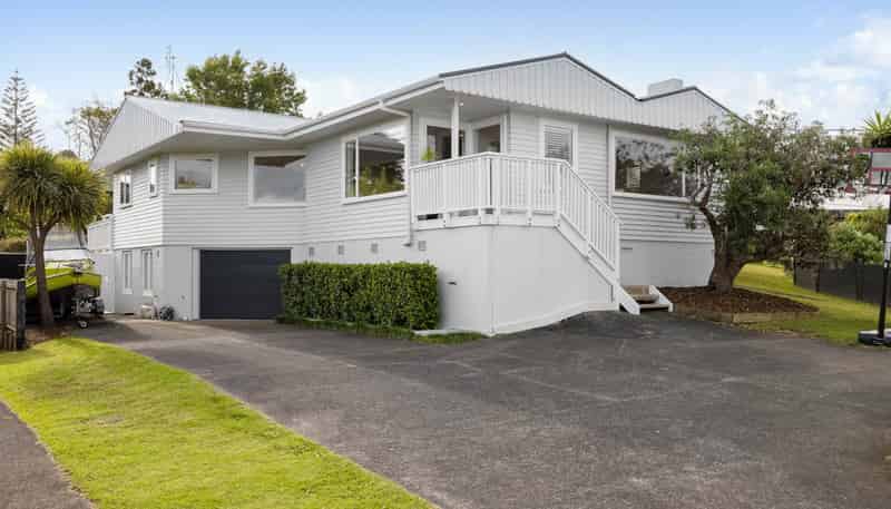 19 Marina Road, Torbay