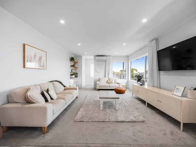 19 Marina Road, Torbay