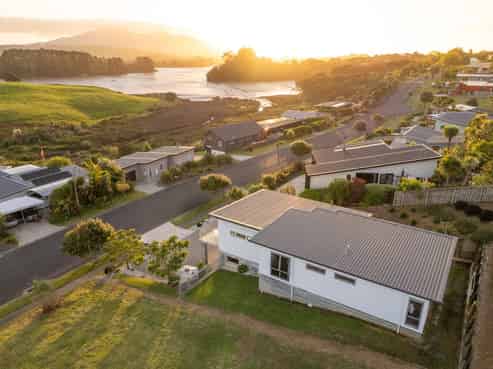 28 Robertson Street, Raglan