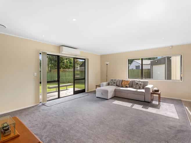 96 McRobbie Road, Kingseat