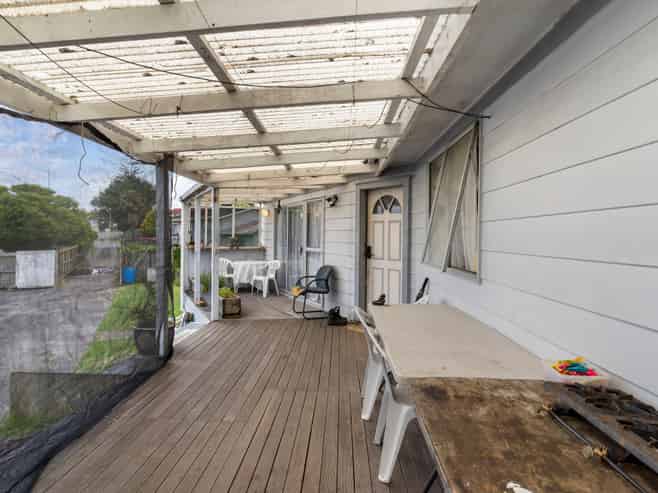 305 Roscommon Road, Clendon Park