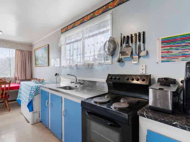 305 Roscommon Road, Clendon Park