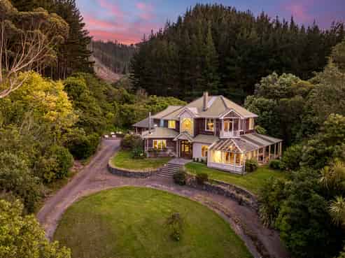 65 Valley Road, Paraparaumu