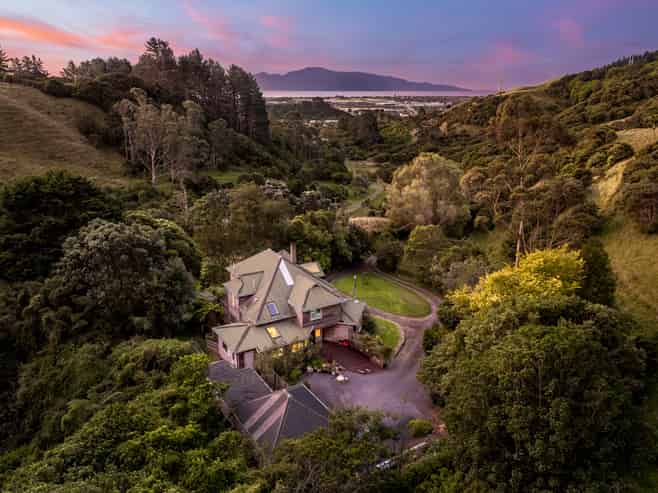 65 Valley Road, Paraparaumu