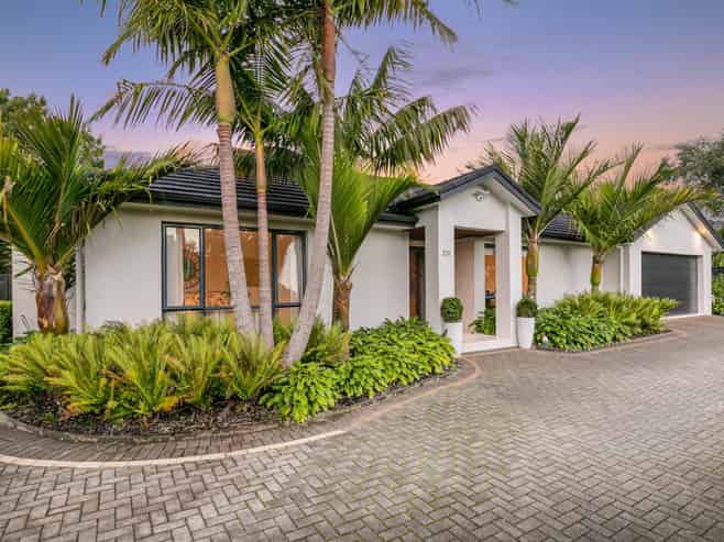 21a Wainoni Heights, Greenhithe