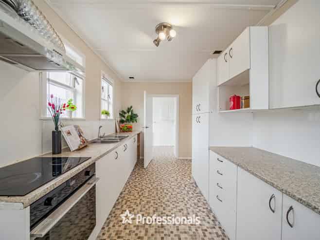 10 Hughes Crescent, Taita