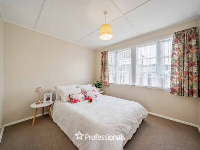 10 Hughes Crescent, Taita