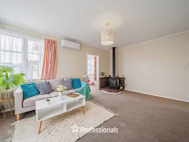 10 Hughes Crescent, Taita