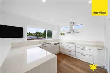 6 Farnol Street, Hillsborough